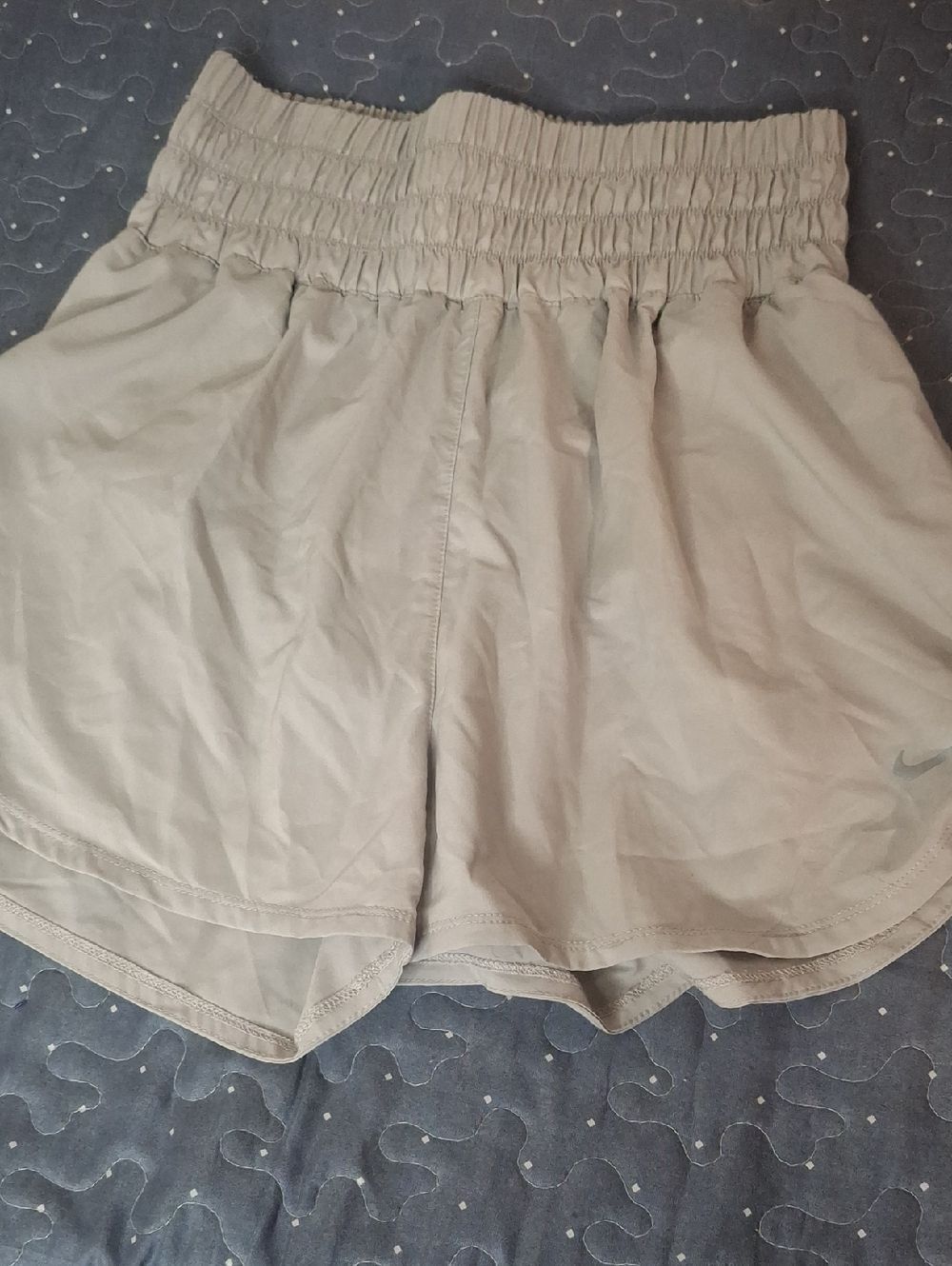 Nike Women's Elastic-Waist Athletic Shorts size medium